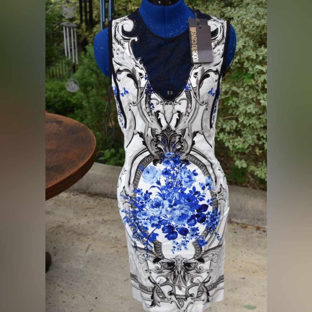 White and Blue Sleeveless Bodycon Cocktail Dress